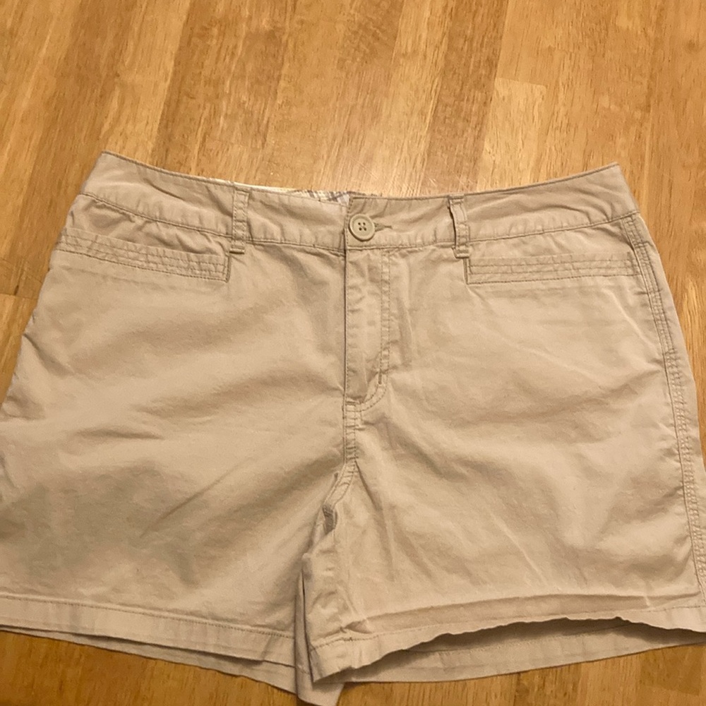 ST. John’s Bay khaki shorts size 12